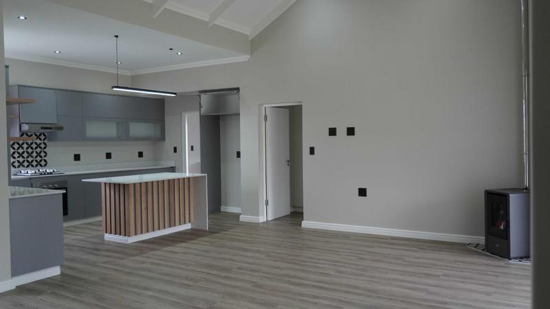 3 Bedroom Property for Sale in Kraaibosch Park Western Cape